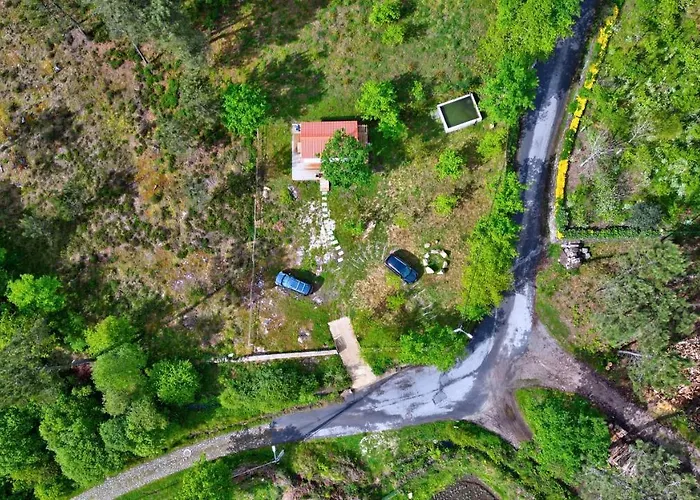 Casinha Rubiaes * 파레드스 드 코라